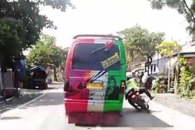 Polisi Tangkap Pengemudi yang Serempet Anggota Lantas di Probolinggo