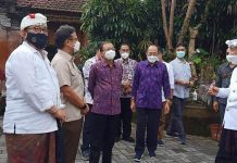 Gubernur-Wagub Bali Dampingi Menkes Tinjau Kesiapan Lokasi Vaksinasi di Ubud Gubernur-Wagub Bali Dampingi Menkes Tinjau Kesiapan Lokasi Vaksinasi di Ubud