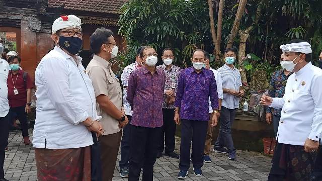 Gubernur-Wagub Bali Dampingi Menkes Tinjau Kesiapan Lokasi Vaksinasi di Ubud