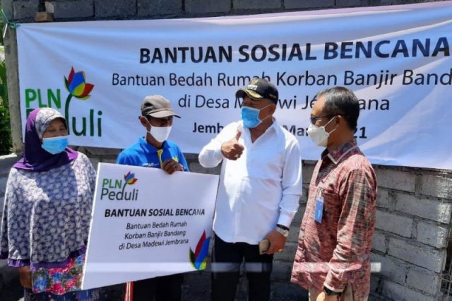 PLN Bali Bantu Bantuan Bedah Rumah di Jembrana