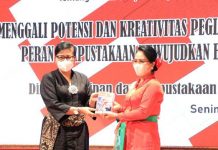 Putri Koster Ajak Pegiat Seni Serah Simpan KCKR di Perpustakaan Pegiat Seni