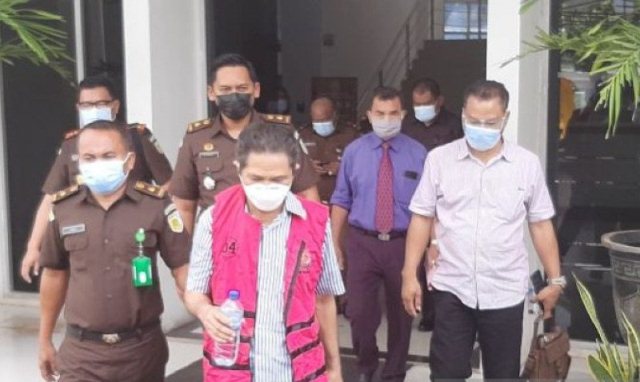 Kejaksaan Tahan Mantan Bupati Manggarai Barat Agustinus Ch Dula