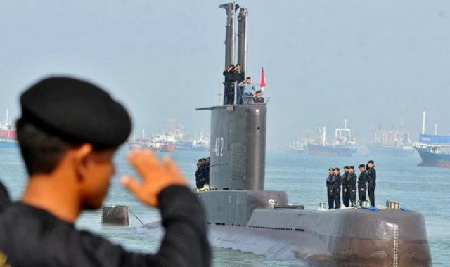 Cari KRI Nanggalan TNI Terima Bantuan Kapal dari Singapura-Malaysia