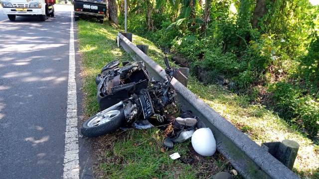 Kurang Hati-Hati, Mobil L300 Tabrak Motor Scoopy di Jalur  Denpasar-Gilimanuk