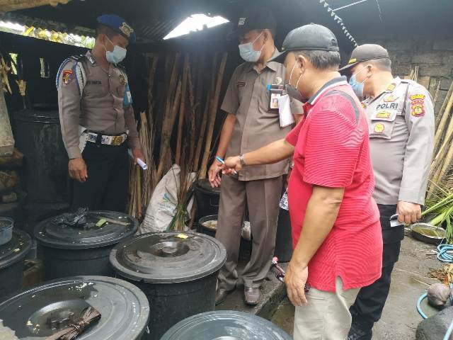 Edukasi Petani Arak dan Pengepul, Tim Terpadu Turun ke Sidemen