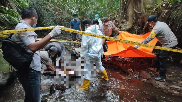 Geger! Warga Kreteg Temukan Mayat Pria di Aliran Sungai