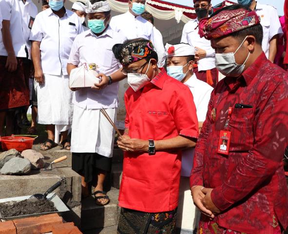 Gubernur Koster Ground Breaking Pembangunan Taman Alun-Alun Kota Bangli