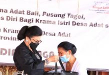 Ny. Putri Koster Beri Pelatihan Etika Berbusana Adat dan Tata Rambut Sesuai Budaya Bali Ny. Putri Koster Beri Pelatihan Etika Berbusana Adat dan Tata Rambut Sesuai Budaya Bali