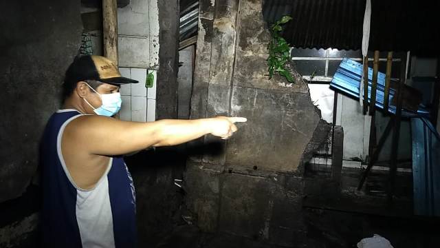 Tiga Rumah Jebol Diterjang Luapan Sungai