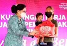 Ny Putri Koster: Ibu Harus Jadi Garda Terdepan Penuhi Gizi Keluarga di Tengah Pandemi Ny Putri Koster Ibu Harus Jadi Garda Terdepan Penuhi Gizi Keluarga di Tengah Pandemi