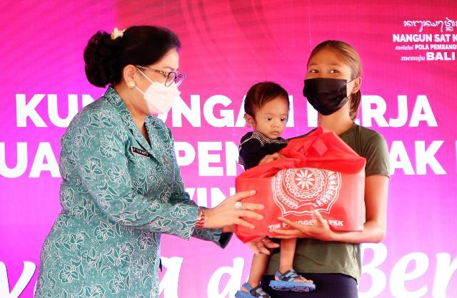 Ny Putri Koster: Ibu Harus Jadi Garda Terdepan Penuhi Gizi Keluarga di Tengah Pandemi