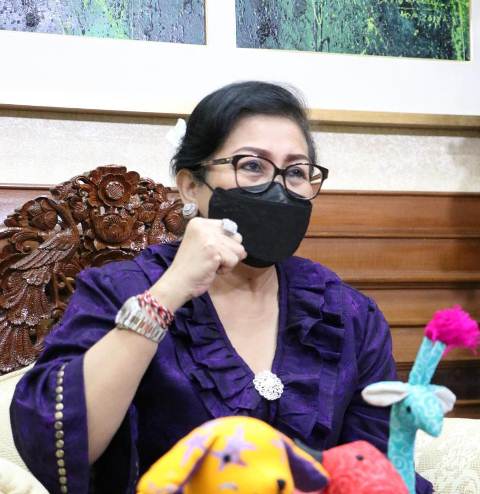 Ny. Putri Koster Mendongeng untuk Anak-anak Secara Virtual