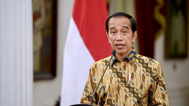 Presiden Jokowi Perpanjang PPKM Level 4 dengan Penyesuaian di Sejumlah Sektor