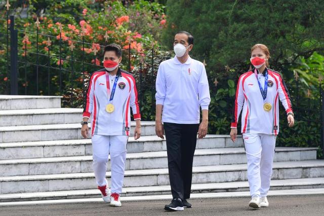 Presiden Jokowi Berikan Penghargaan Atlet Olimpiade Tokyo 2020