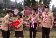 Ringankan Dampak Covid-19, Kwarda Bali Bagikan Sembako Kepada Sesepuh Pramuka di Gianyar.
