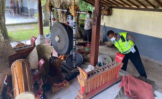 Perangkat Gamelan Pura Dalem Suralaga