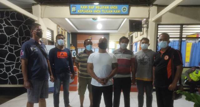 Aksi Preman, Rian Hantam Wajah Donny Pakai Brass Knuckle