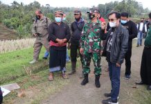 Turun Langsung, Wabup Edi Wirawan Tinjau Pertanian Lewat Irigasi Subak Kelepud