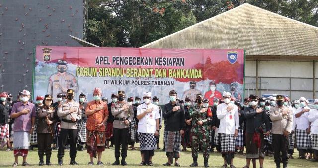 Kapolda Bali Kukuhkan Forum Sipandu Beradat di Tabanan