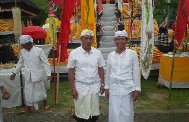 Buda Kliwon Gumbreg, Piodalan di Pura Luhur Batu Panes