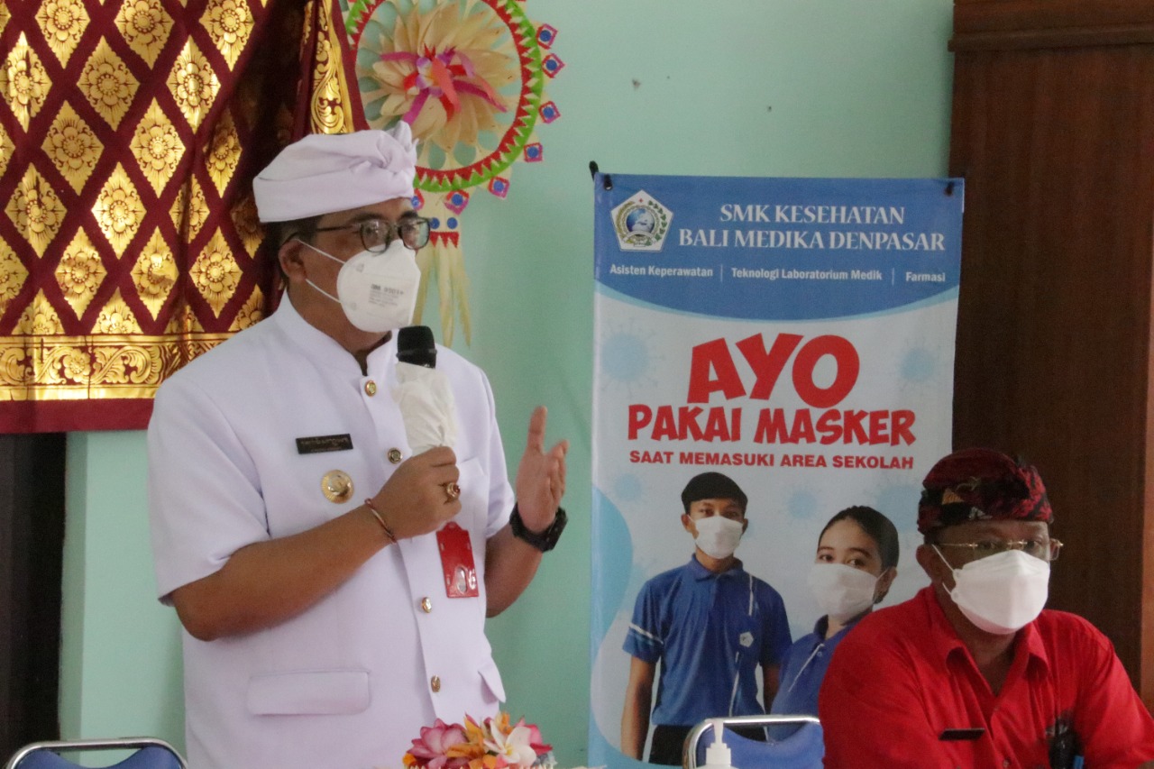 Ngantor di Desa Pejaten, Ini yang Dilakukan Bupati Sanjaya