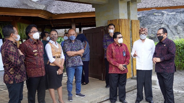 Wagub Cok Ace Harapkan Masyarakat Mampu Mencintai dan Mempergunakan Produk Local Bali