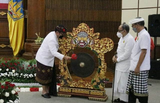 Wagub Cok Ace Buka Pasamuhan Agung II Majelis Desa Adat Bali