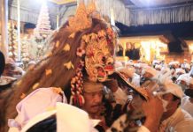 Wagub Cok Ace “Ngayah” Calonarang di Pura Jemeng Sebali Tegallalang Wagub Cok Ace “Ngayah” Calonarang di Pura Jemeng Sebali Tegallalang