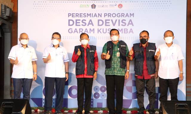 Gubernur Koster Apresiasi LPEI dan DJKN Resmikan Desa Devisa Garam Kusamba