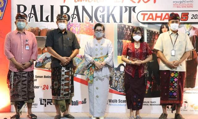 Ny Putri Koster Buka Pameran IKM Bali Bangkit Tahap V