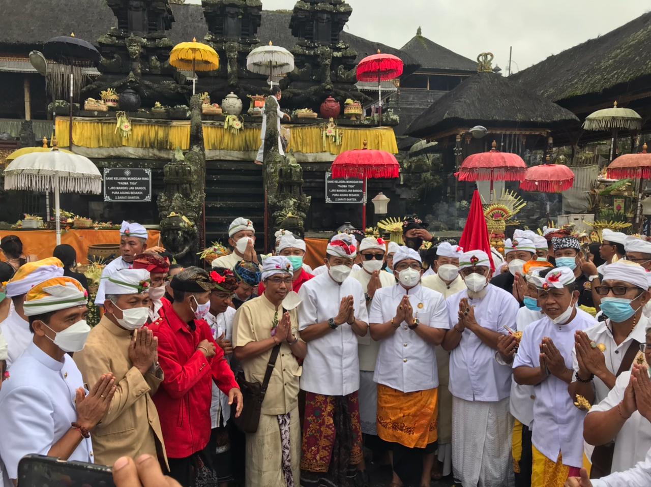 Pengurus PHDI Pusat Gelar Upacara Mejaya-Jaya di Pura Besakih