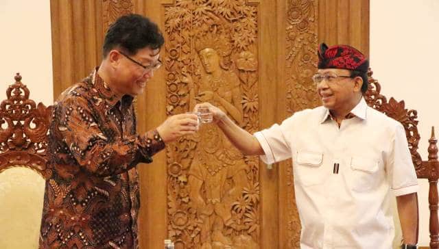 Toast Arak Bali Awali Langkah Gubernur Koster dan Dubes Korsel Bahas Pengembangan Kendaraan Listrik Berbasis Baterai