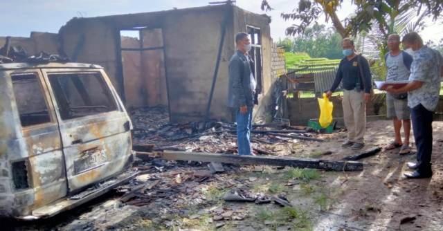 Diduga Korsleting Listrik, Gudang dan 1 Mobil Terbakar