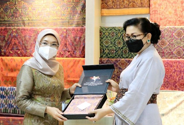 Ibu Wury Ma’ruf Amin Sebut Produk IKM/UMKM di Bali Sangat Bagus dan Kreatif