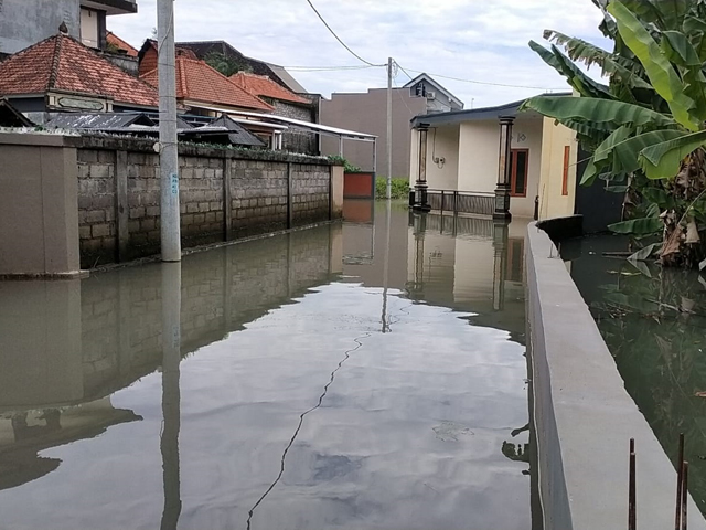 Hai Pemkab Tabanan! Lihat Tuh Warga Perumahan Taman Beji Direndam Banjir