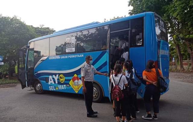 Dishub Buleleng Asuransikan Dua Armada Bus Sekolah