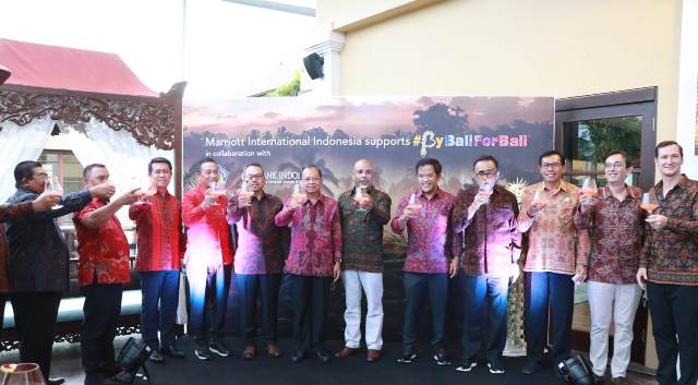 Toast Arak Sandikala Cocktail Bersama President Director PT. Indo Pacific Sheraton (Marriott) dan Walikota/Bupati Se-Bali