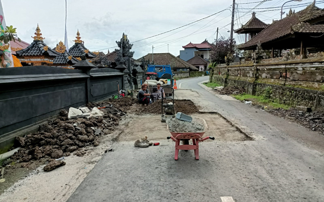 Setelah Disorot, Begini Penampakan Perbaikan Jalan di Padangan Tabanan