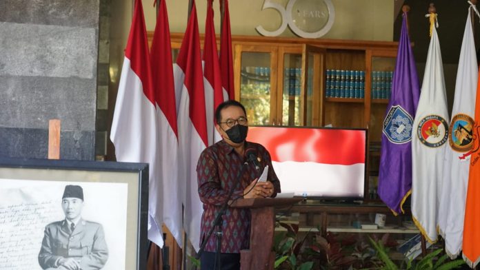 Wagub Cok Ace Mengajak Insan Pers Menyajikan Berita Berimbang