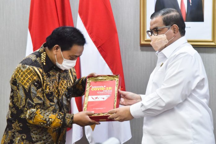 Setkab Luncurkan Buku “Indonesia dan Pandemi COVID-19”