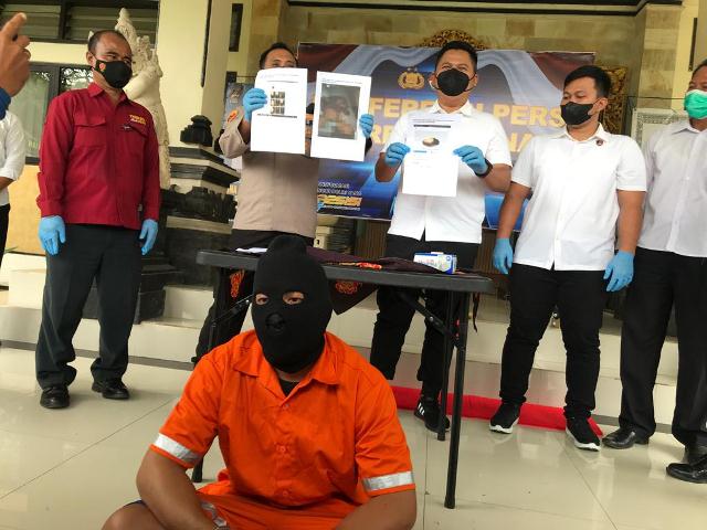 Sakit Hati Cinta di Putus, Pria ini Sebar Foto Syur Mantan Pacar di Medsos