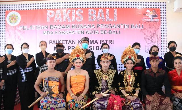 PAKIS BALI Gelar Pelatihan Ragam Busana Pengantin Bali Pertama di Jembrana