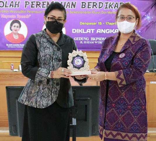 Ny. Putri Koster Apresiasi Dibukanya Sekolah Berdikari