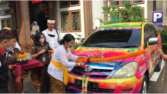 Kejari Tabanan Launching Mobil Layanan “Wayan Biling”