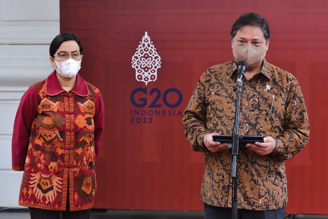 Harga Komoditas Global Melonjak, Presiden Minta Program Perlindungan Masyarakat Diintensifkan