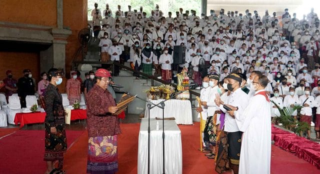 Serahkan SK PPPK, Bupati Buleleng Tekankan Kualitas Pendidikan Dasar