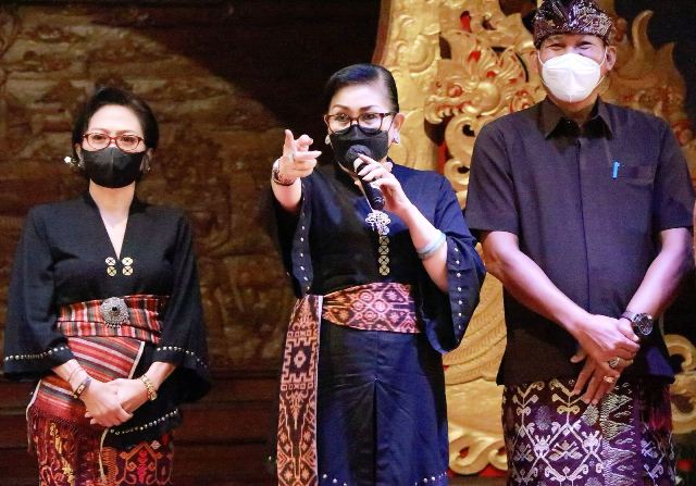 Ny. Putri Koster Tutup Pameran IKM Bali Bangkit Tahap 3 Tahun 2022