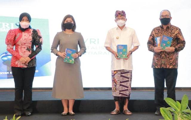 Gubernur Koster Minta Pelaku Pariwisata Berkomitmen Lestarikan Budaya Bali dan Wajib Berbusana Adat Bali