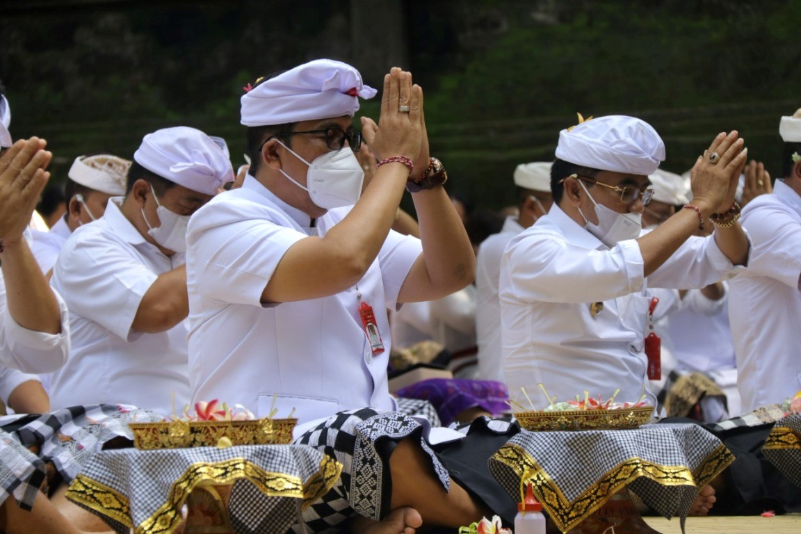 Perayaan Tumpek Wariga Momen Menjaga Keselarasan dan Keharmonisan Alam