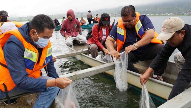 Bupati Buleleng Harapkan Danau Buyan Terus Dikembangkan